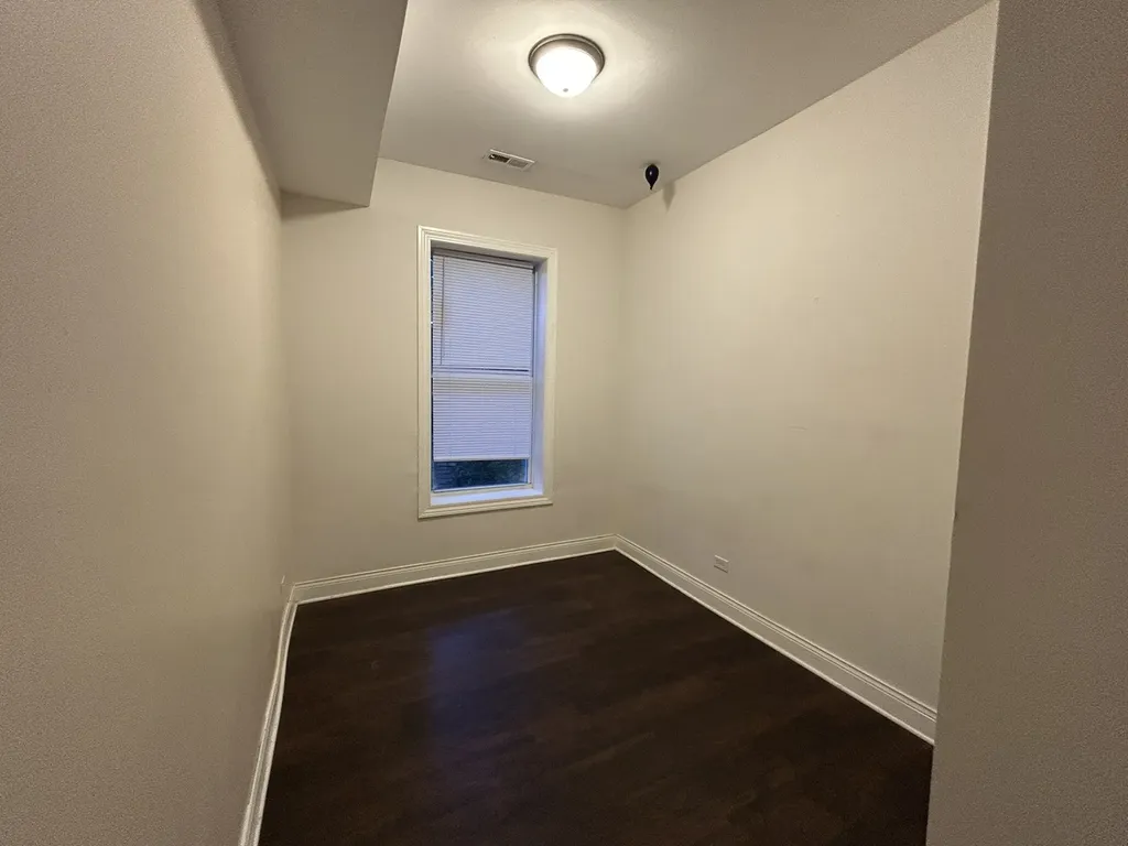 6018 South Eberhart Avenue Chicago IL 60637