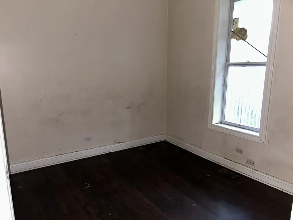 6018 South Eberhart Avenue Chicago IL 60637