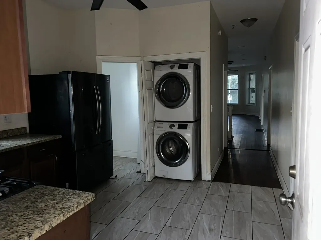 6018 South Eberhart Avenue Chicago IL 60637