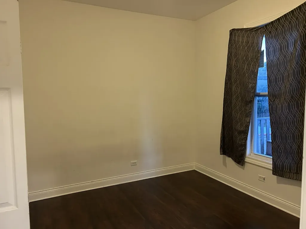6018 South Eberhart Avenue Chicago IL 60637