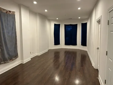 6018 South Eberhart Avenue Chicago IL 60637