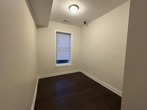 6018 South Eberhart Avenue Chicago IL 60637