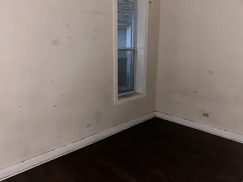 6018 South Eberhart Avenue Chicago IL 60637