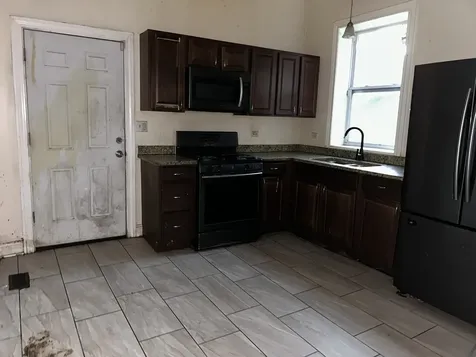 6018 South Eberhart Avenue Chicago IL 60637