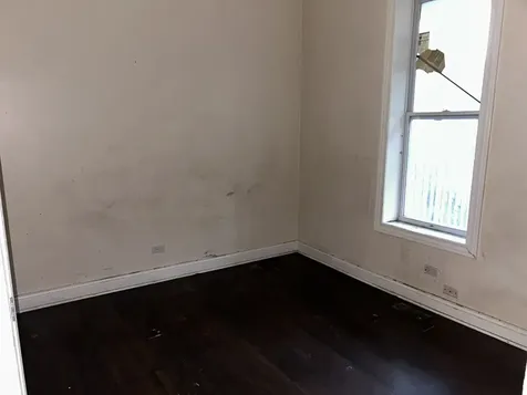 6018 South Eberhart Avenue Chicago IL 60637
