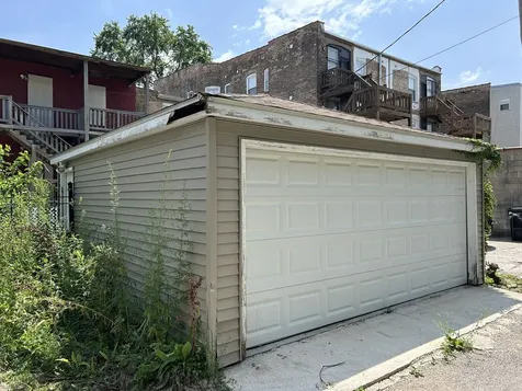 6018 South Eberhart Avenue Chicago IL 60637