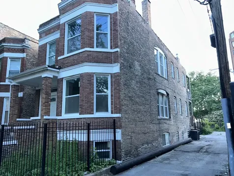 6018 South Eberhart Avenue Chicago IL 60637