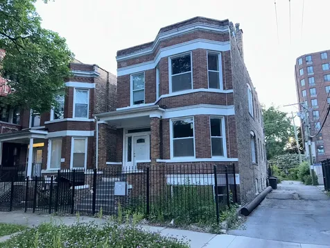 6018 South Eberhart Avenue Chicago IL 60637