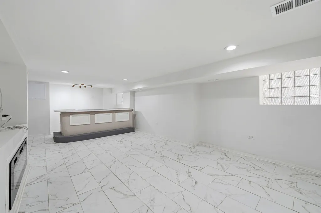1506 North Lotus Avenue Chicago IL 60651