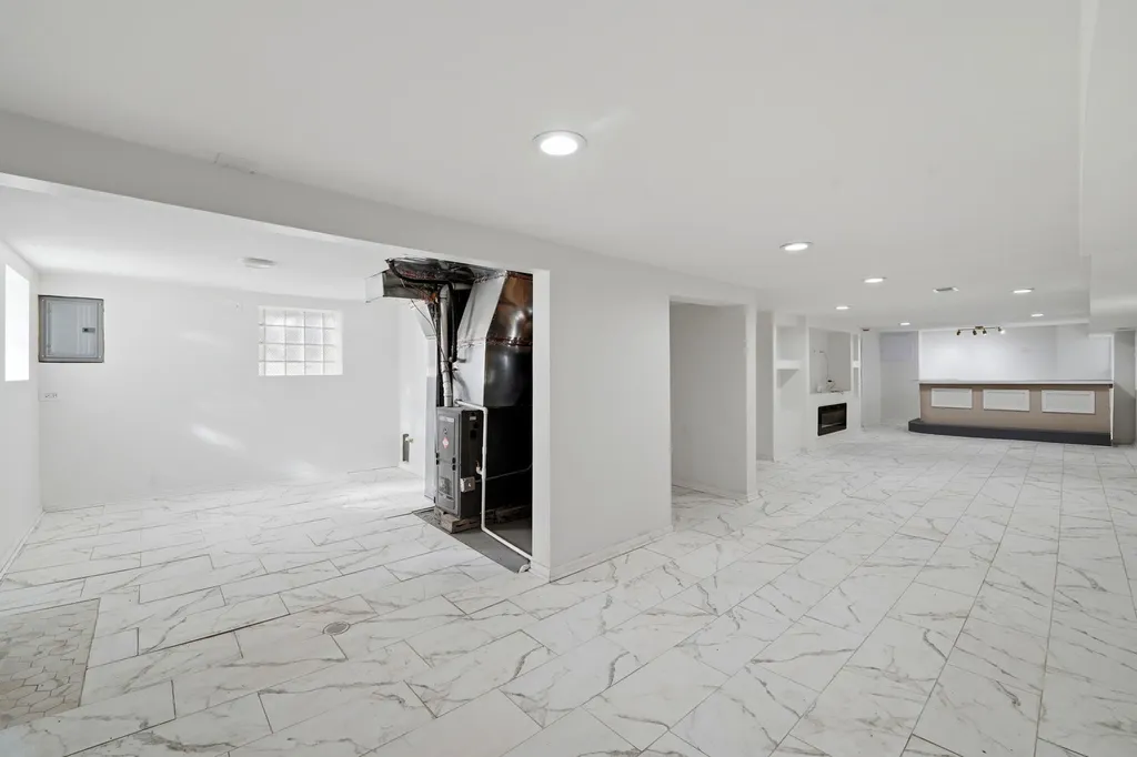 1506 North Lotus Avenue Chicago IL 60651