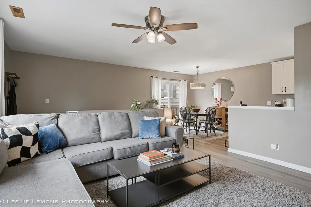 446 Valley Drive Naperville IL 60563