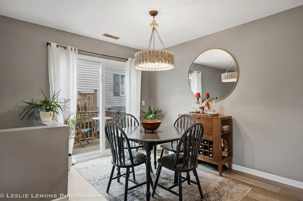 446 Valley Drive Naperville IL 60563