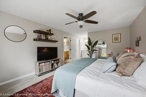 446 Valley Drive Naperville IL 60563