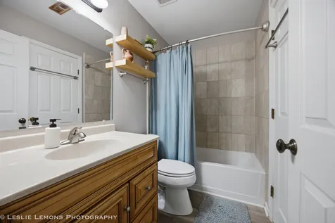 446 Valley Drive Naperville IL 60563