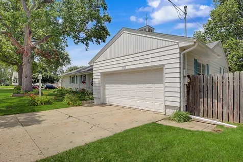 901 East Adams Street Washington IL 61571