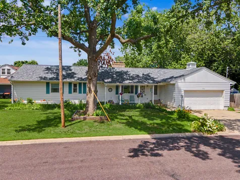 901 East Adams Street Washington IL 61571