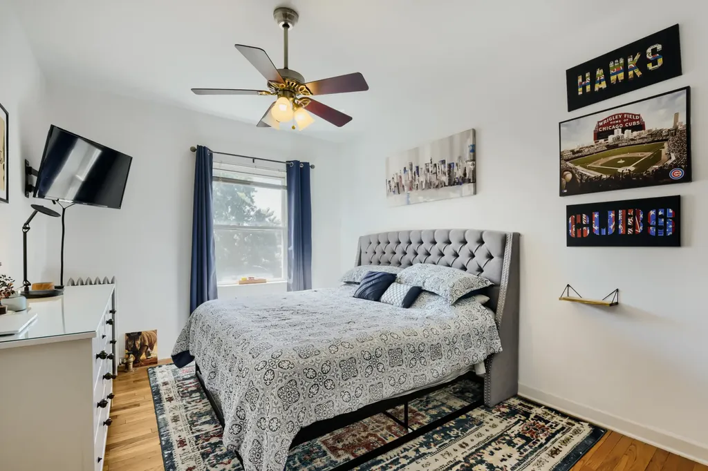 4419 North Whipple Street Chicago IL 60625