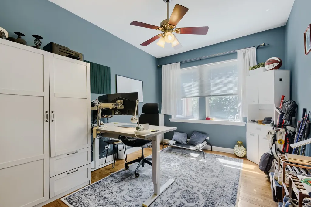 4419 North Whipple Street Chicago IL 60625