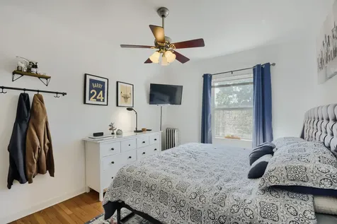 4419 North Whipple Street Chicago IL 60625