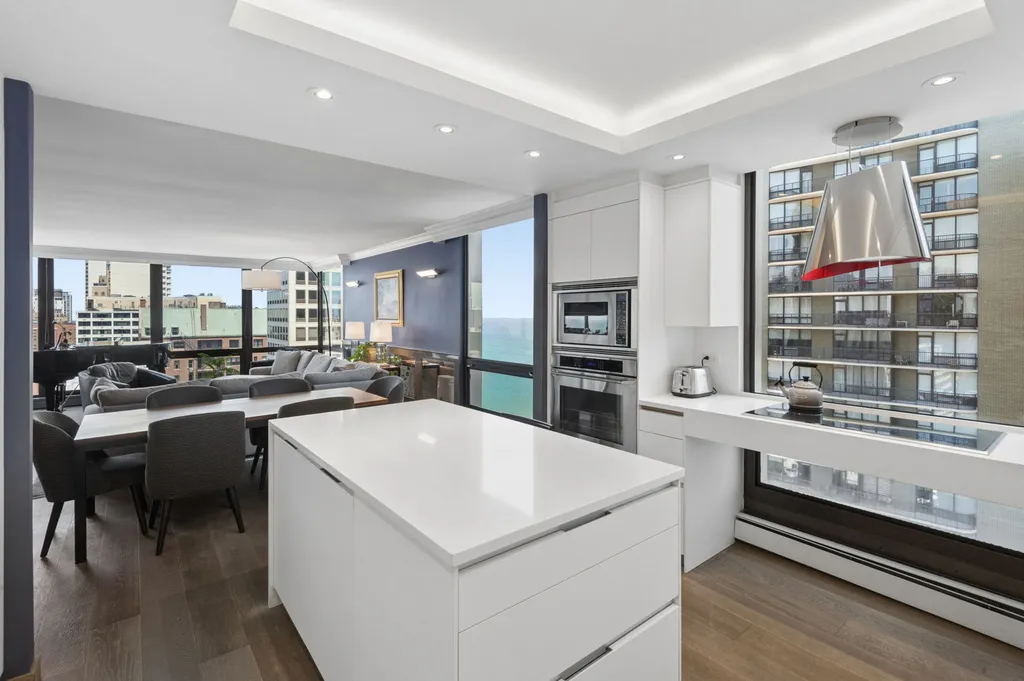 100 East Bellevue Place Chicago IL 60611