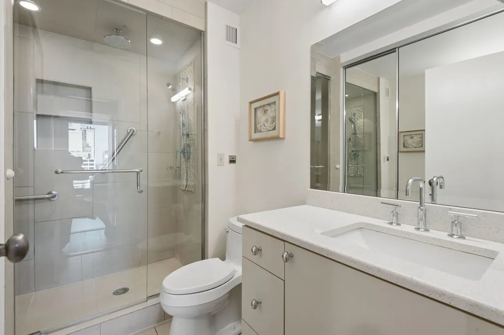 100 East Bellevue Place Chicago IL 60611