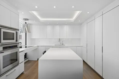 100 East Bellevue Place Chicago IL 60611
