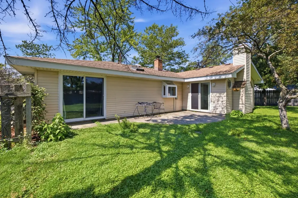 1624 West Weathersfield Way Schaumburg IL 60193