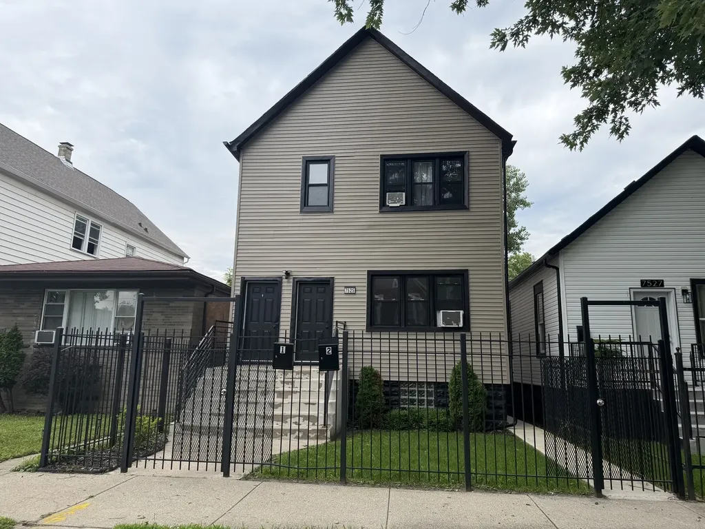 7525 South Ellis Avenue Chicago IL 60619