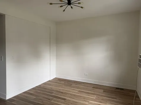 7525 South Ellis Avenue Chicago IL 60619