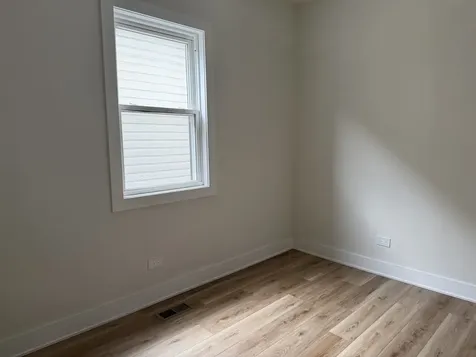 7525 South Ellis Avenue Chicago IL 60619