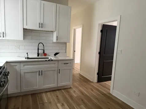 7525 South Ellis Avenue Chicago IL 60619