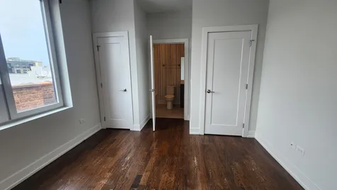 4428 North Sheridan Road Chicago IL 60640