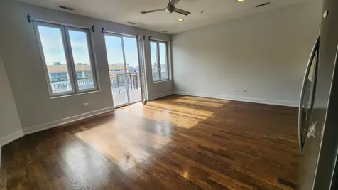 4428 North Sheridan Road Chicago IL 60640