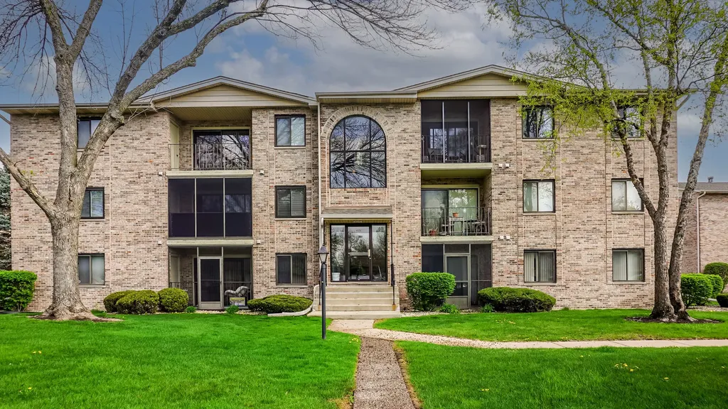 4926 134TH Street Crestwood IL 60418