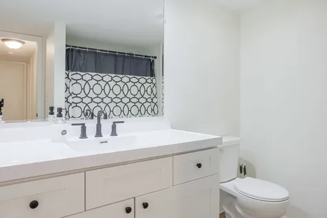 4926 134TH Street Crestwood IL 60418