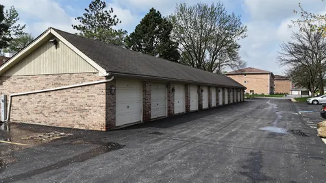 4926 134TH Street Crestwood IL 60418