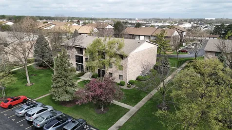 4926 134TH Street Crestwood IL 60418