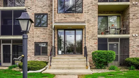 4926 134TH Street Crestwood IL 60418