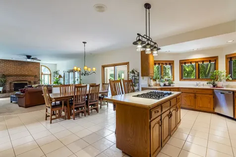 1099 Boneset Drive Crystal Lake IL 60014