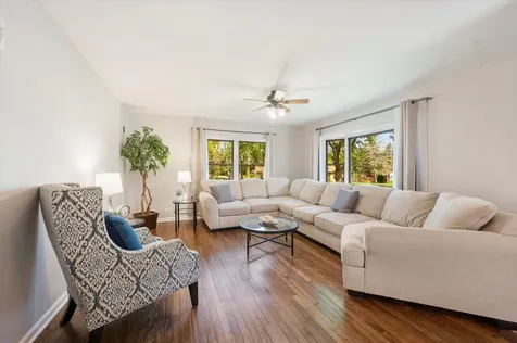 16W661 White Pine Road Bensenville IL 60106