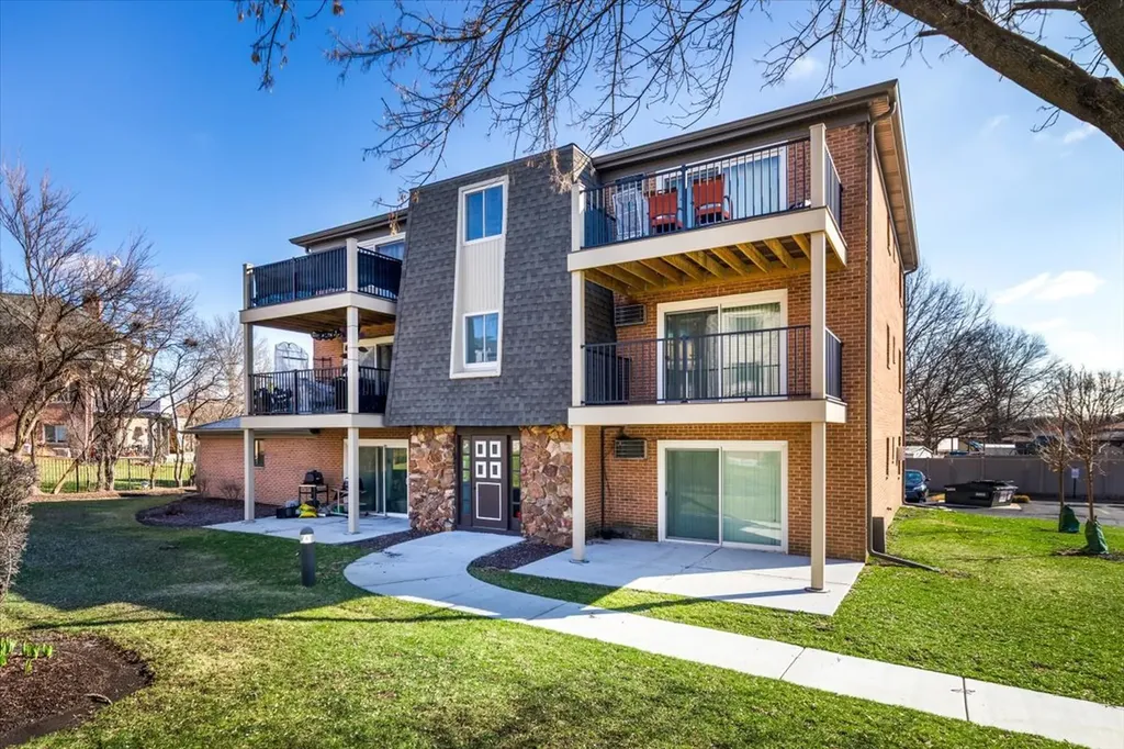 716 West 65th Street Westmont IL 60559