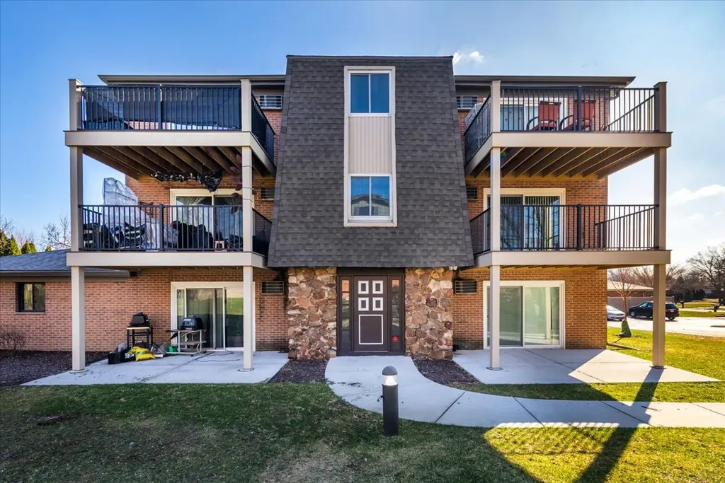 716 West 65th Street Westmont IL 60559