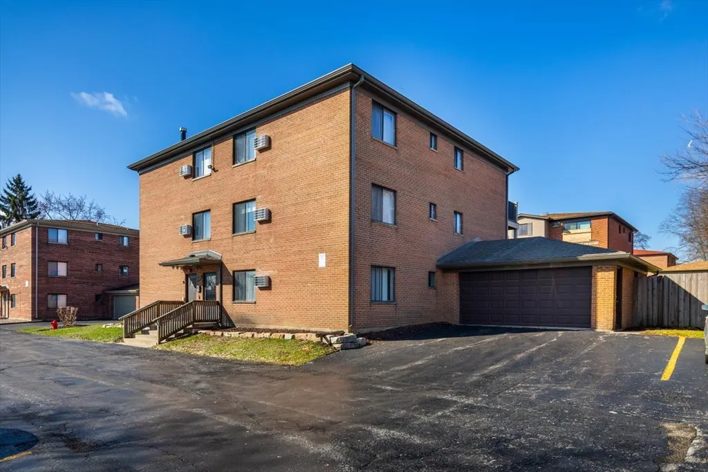 716 West 65th Street Westmont IL 60559