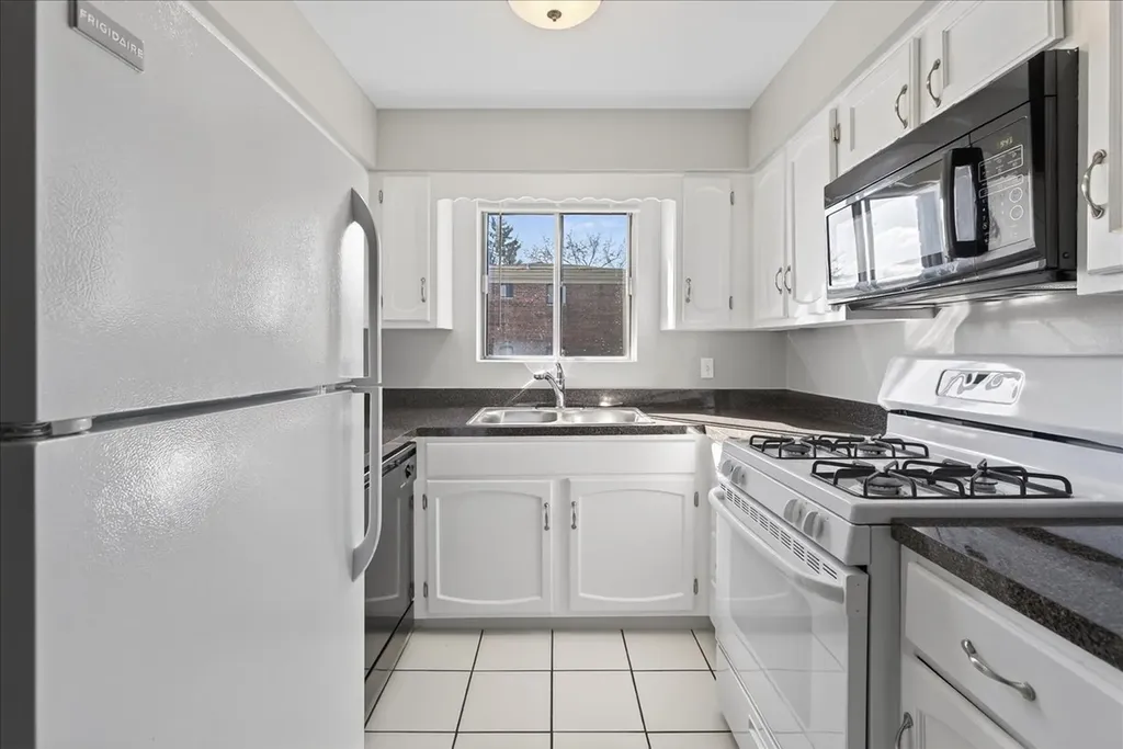 716 West 65th Street Westmont IL 60559