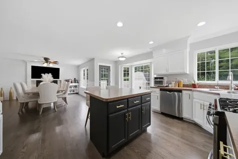 2555 Cobblestone Court Morris IL 60450