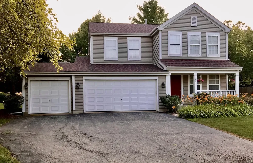 1802 Thornapple Way Aurora IL 60504