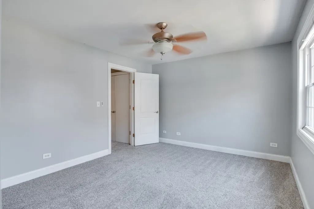 19 Foxcroft Road Naperville IL 60565