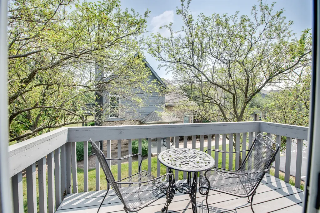 19 Foxcroft Road Naperville IL 60565