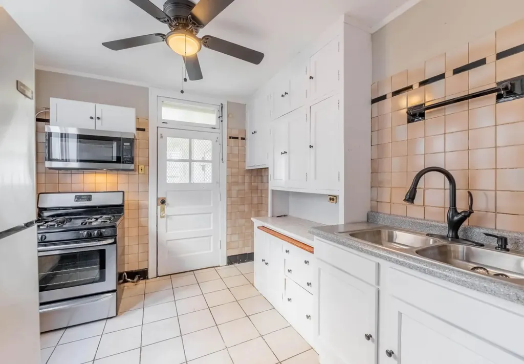 9153 South Ada Street Chicago IL 60620