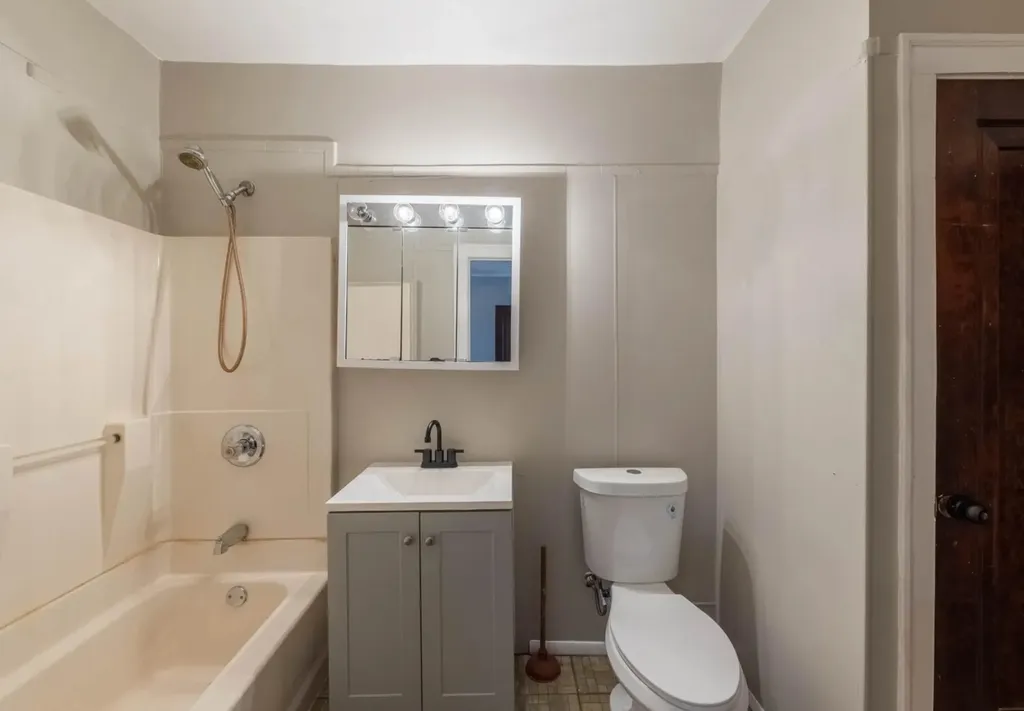 9153 South Ada Street Chicago IL 60620